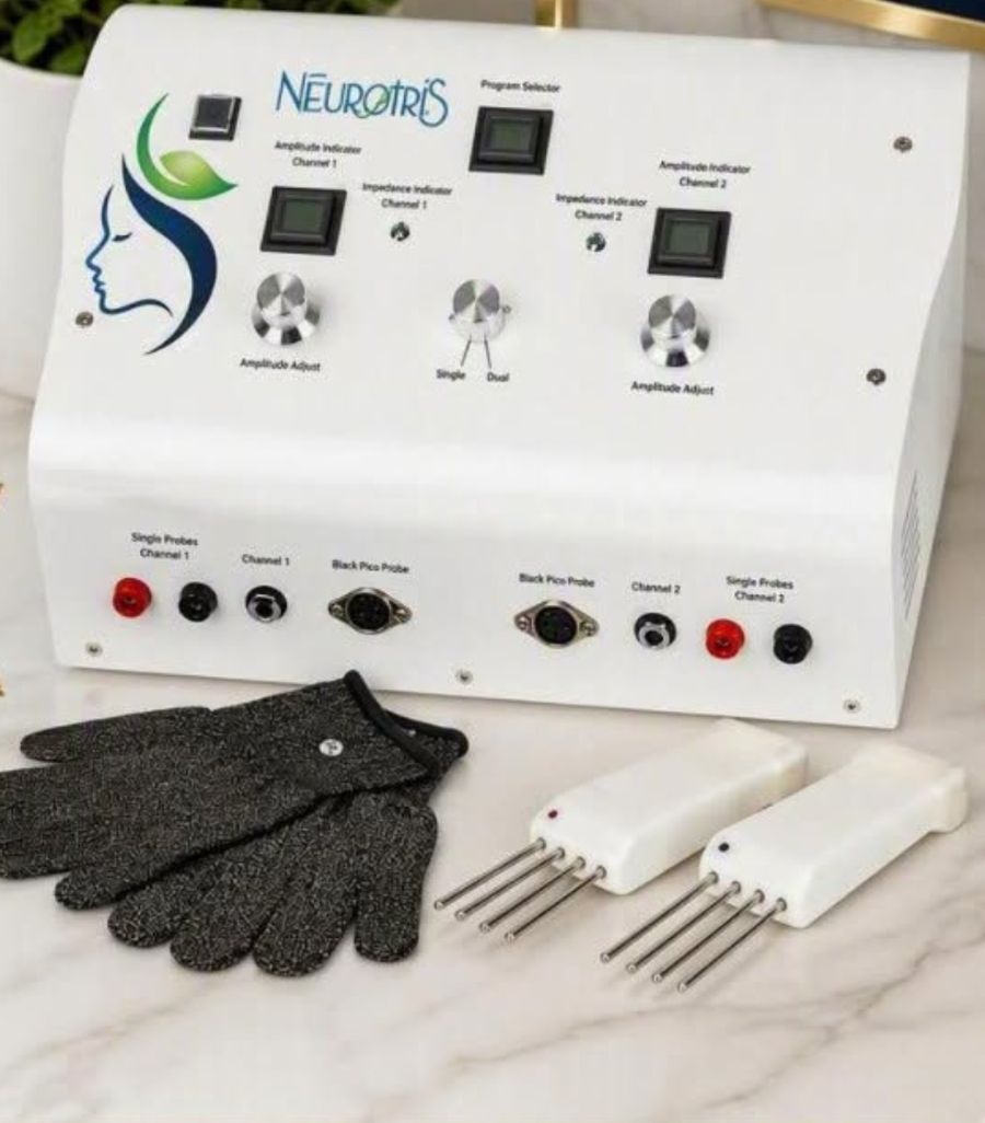 The NeurotriS microcurrent unit with its glove and probes